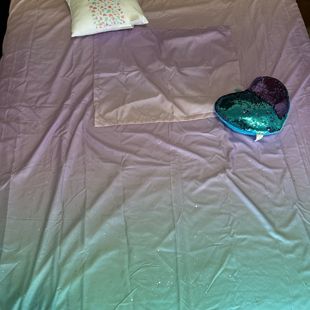 Mi Zone Duvet Cover + Sham And 2 Decorative Pillows